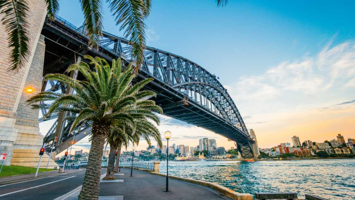 Vue de la ville de Sydney avec le célèbre Sydney Harbor Bridge, Australie.
