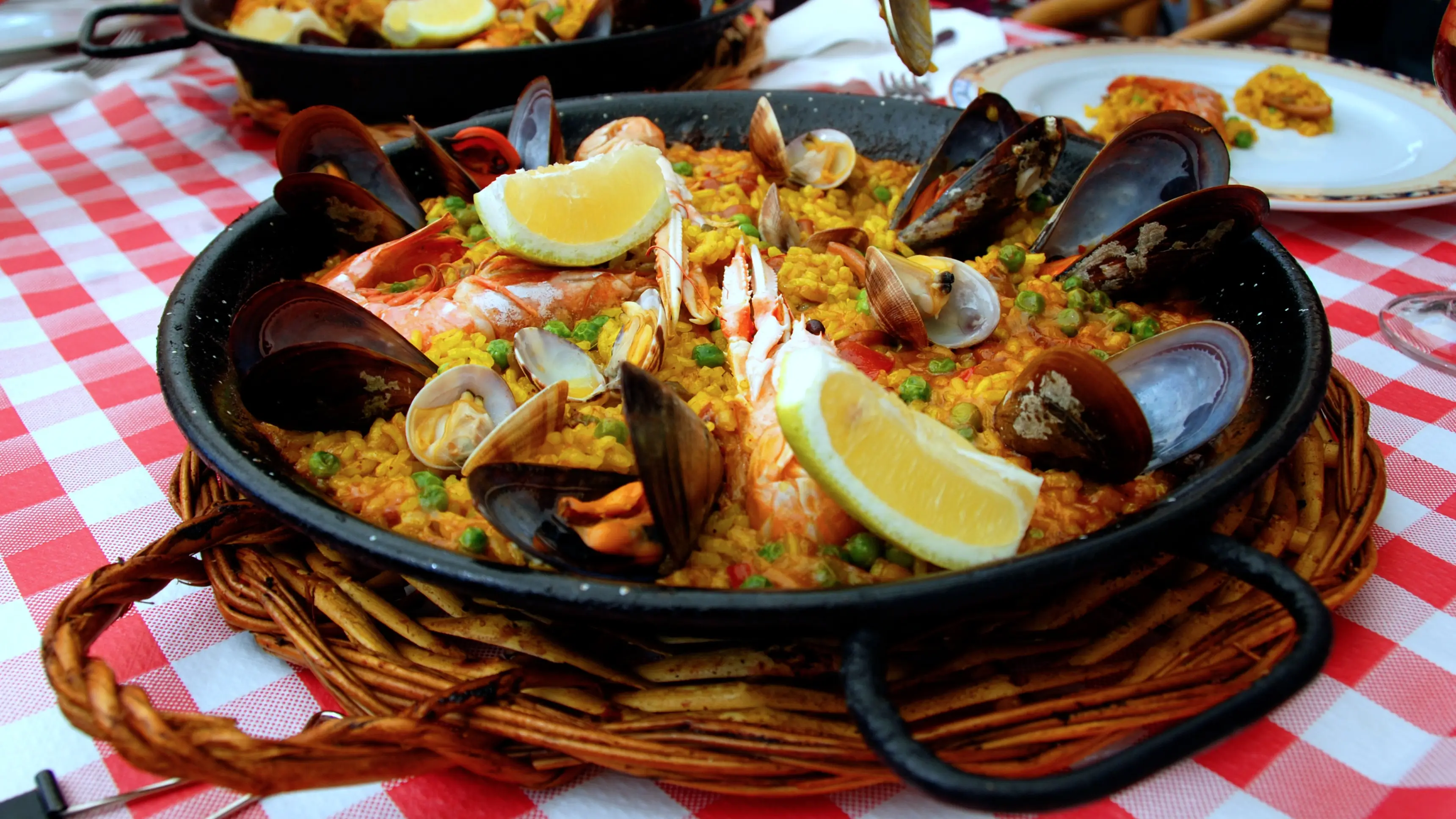 Paella Die mediterrane Mahlzeit mit Paella.