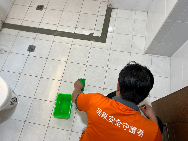 地板防滑處理，提升摩擦力