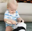 dziecko myje zęby
