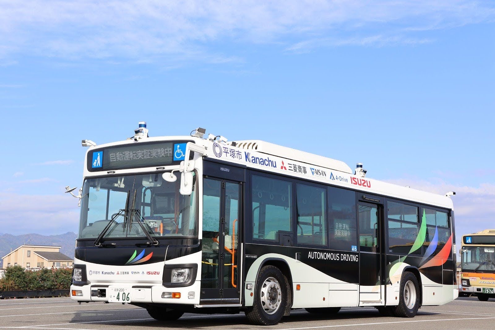 ティアフォー、パートナー企業と共に神奈川県平塚市内で大型路線バスを