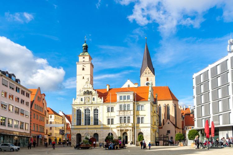 Ansicht der Stadt Ingolstadt mit Rathaus
