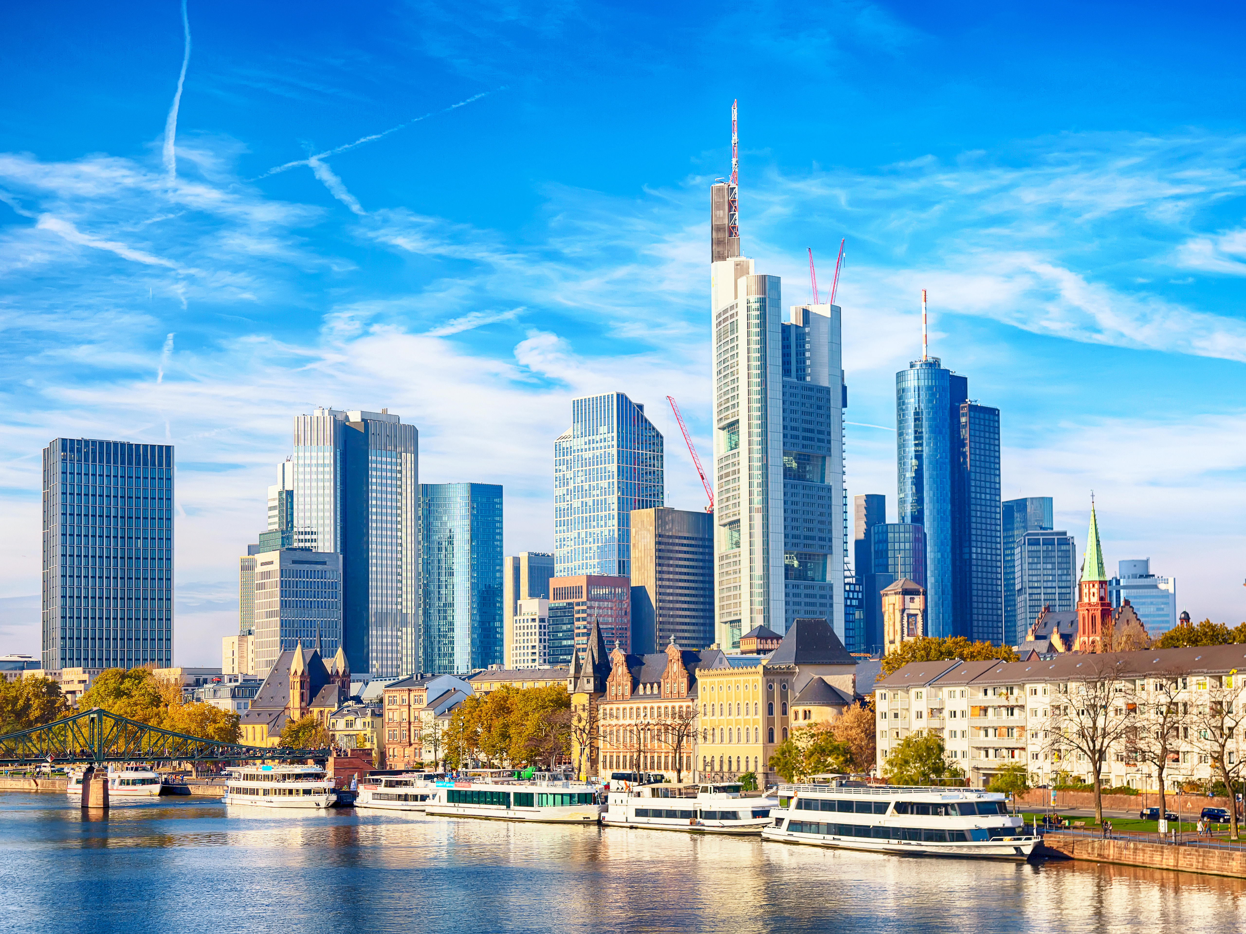 Ansicht der Stadt Frankfurt mit Blick auf die Skyline