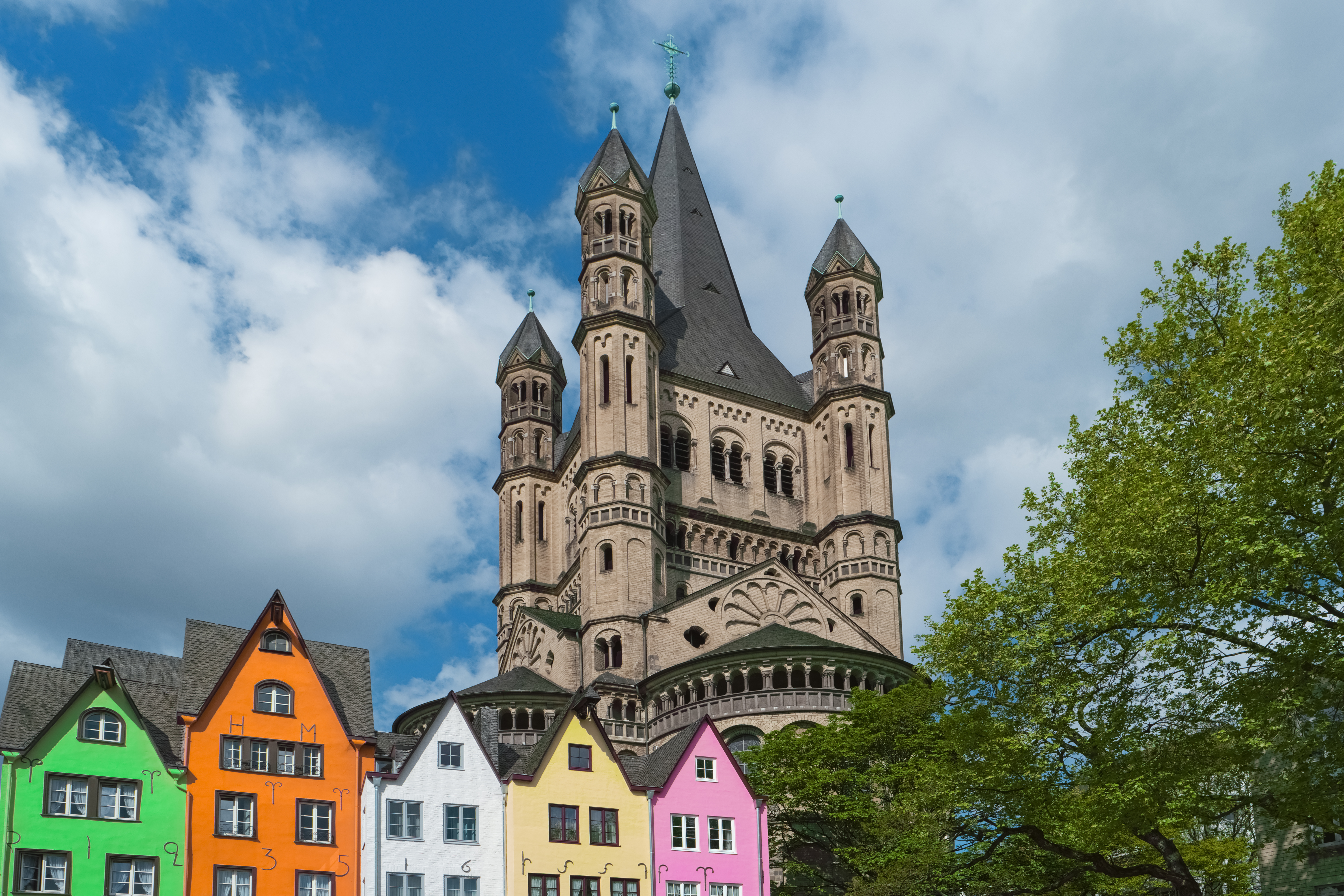 Köln - Ausblick auf eine von zwölf romanischen Kirchen in Köln