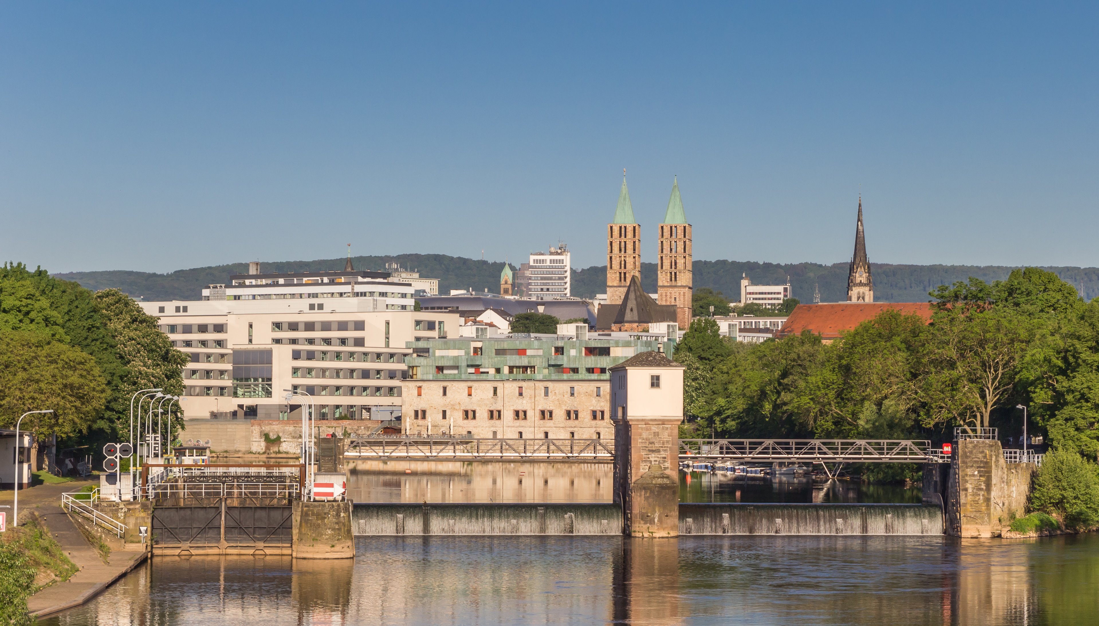 Ansicht der Stadt Kassel mit Blick von der Fulda