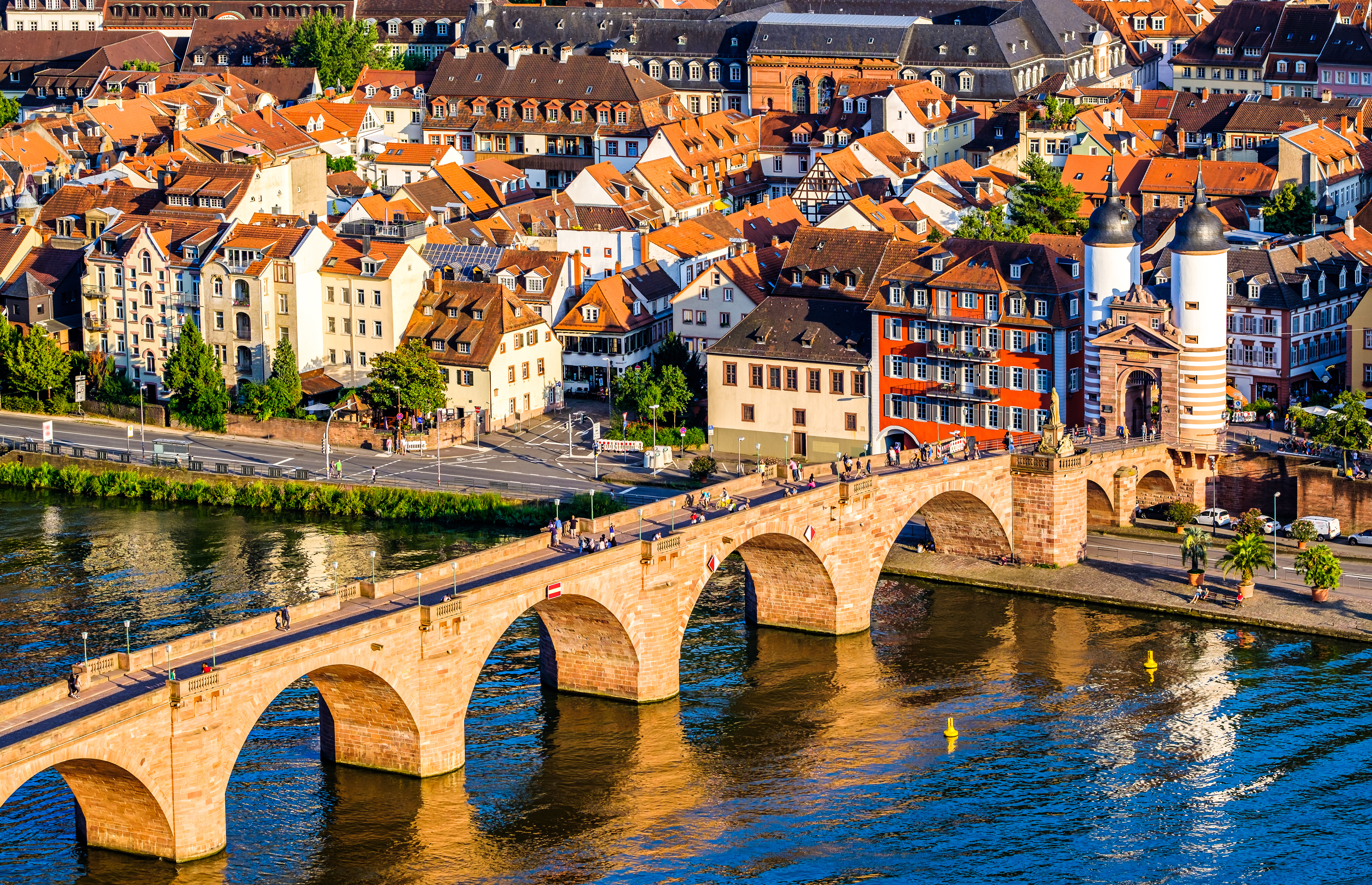 Ansicht der Stadt Heidelberg mit Brücke und Altstadt