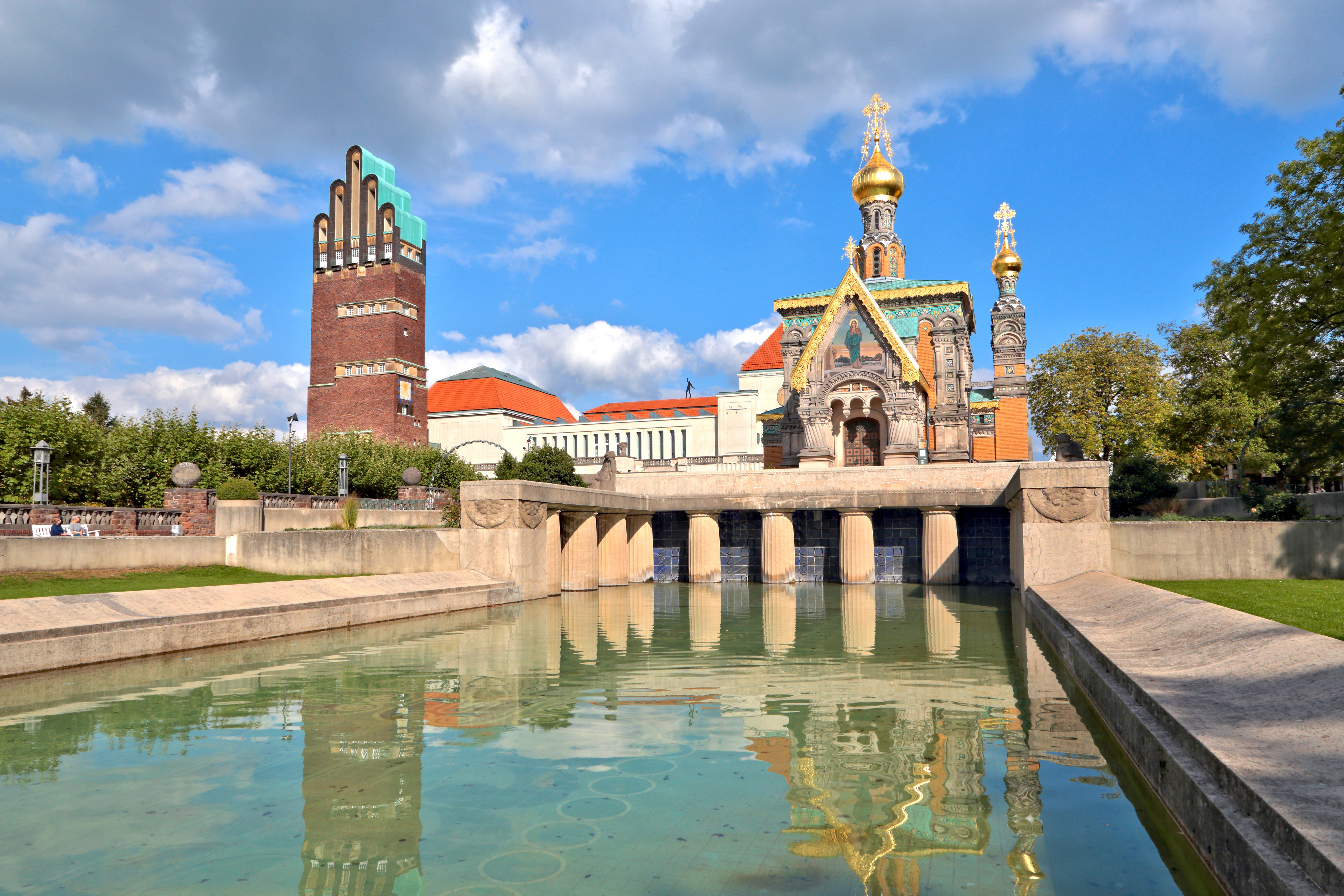 Ansicht der Stadt Darmstadt mit der Sehenswürdigkeit Mathildenhöhe  