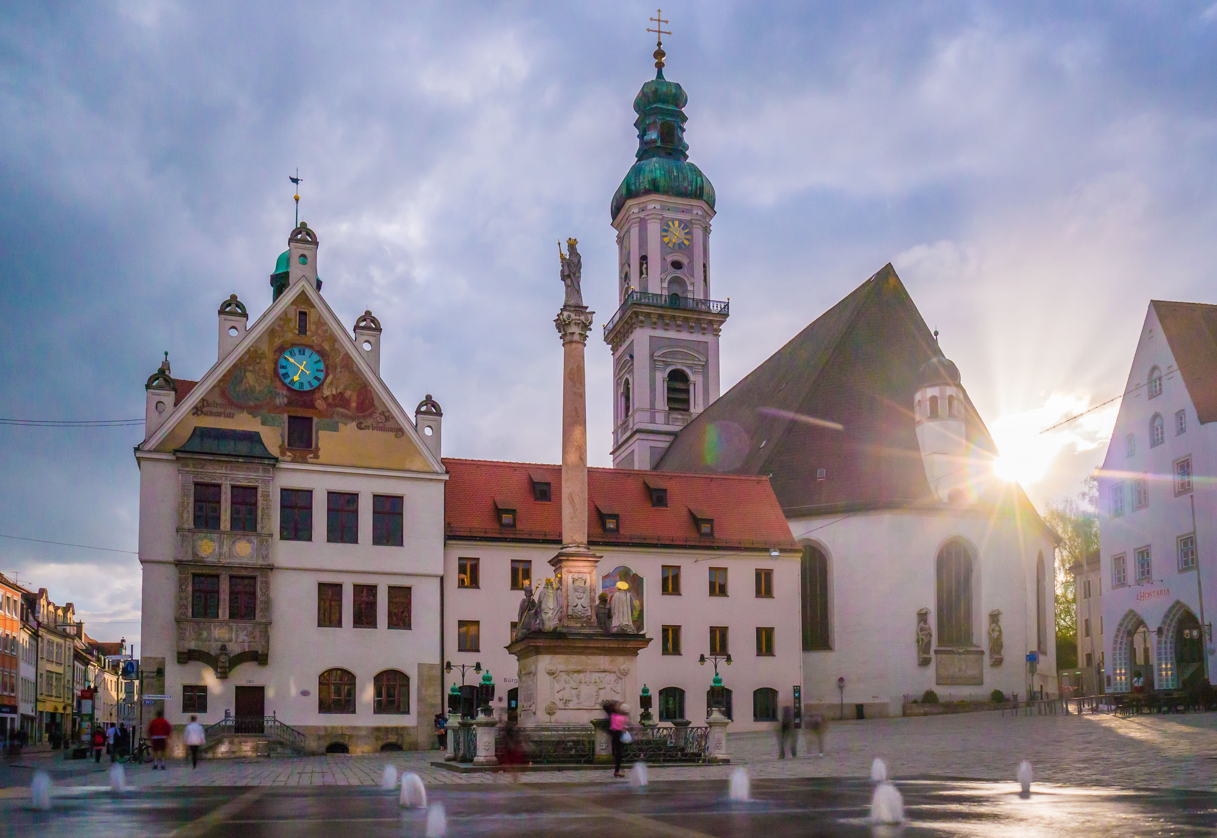 Ansicht der Stadt Freising mit Rathaus 