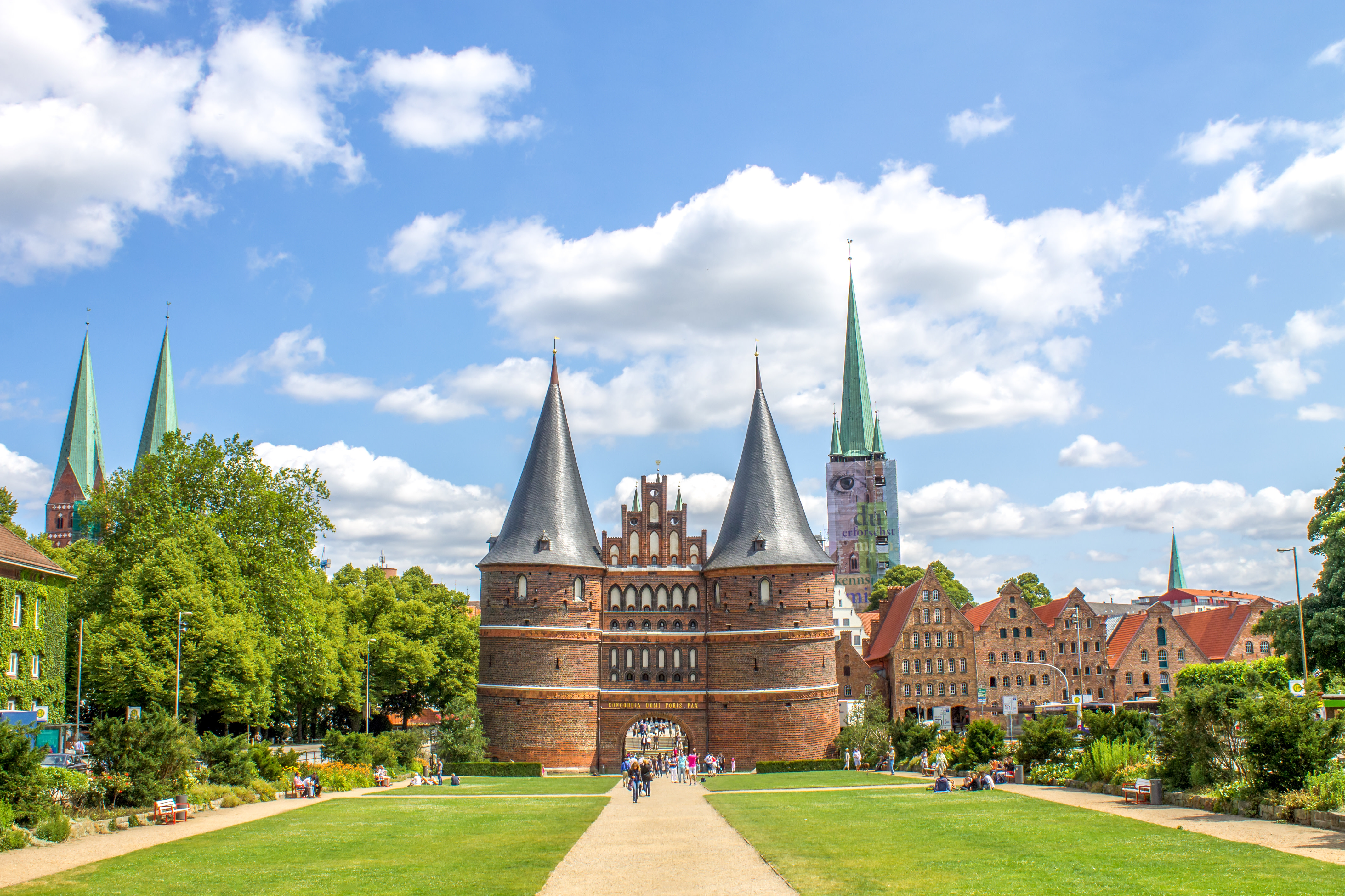 Ansicht der Stadt Lübeck mit der Sehenswürdigkeit Holstentor