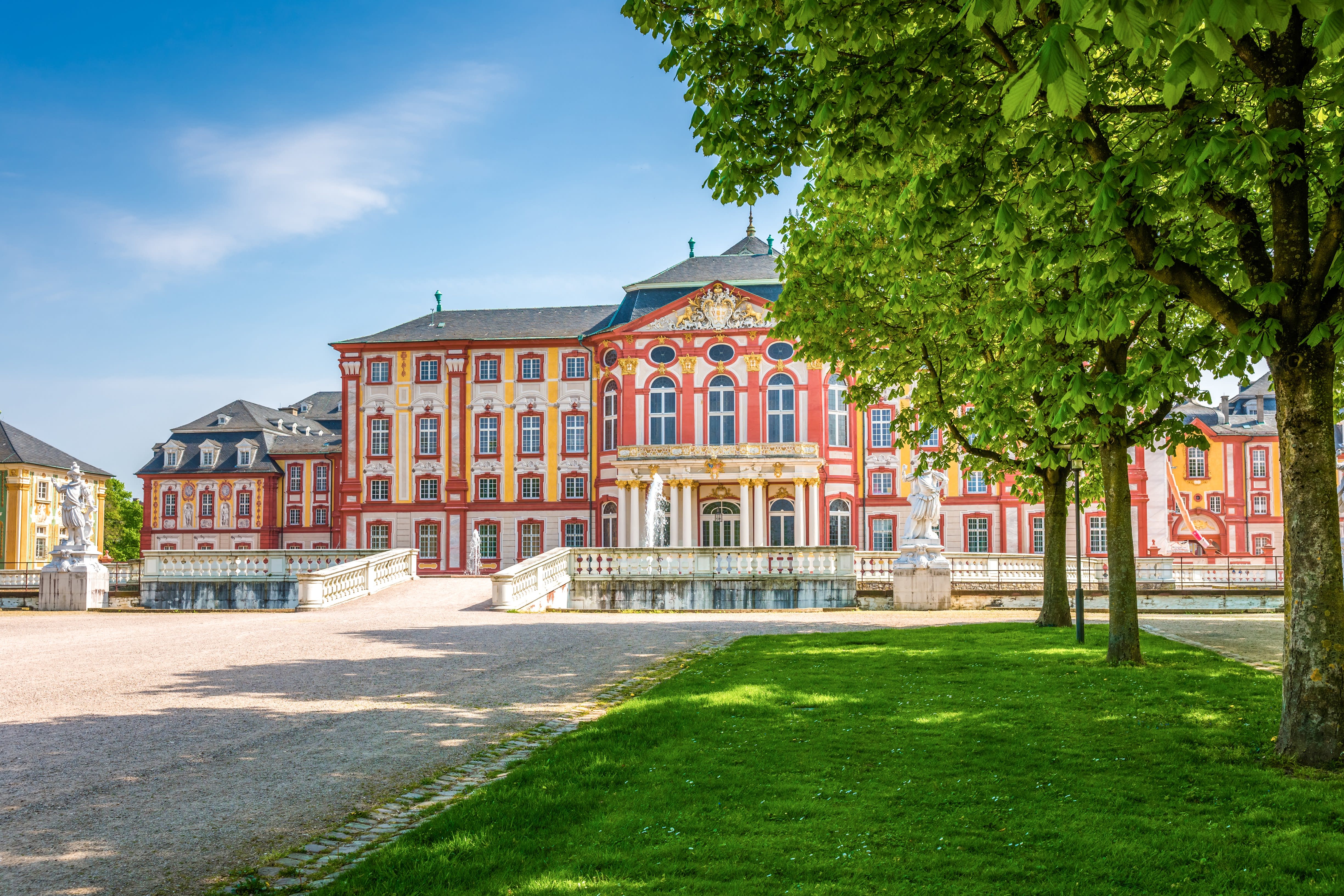 Ansicht der Stadt Bruchsal mit dem Schloss und Parkanlage