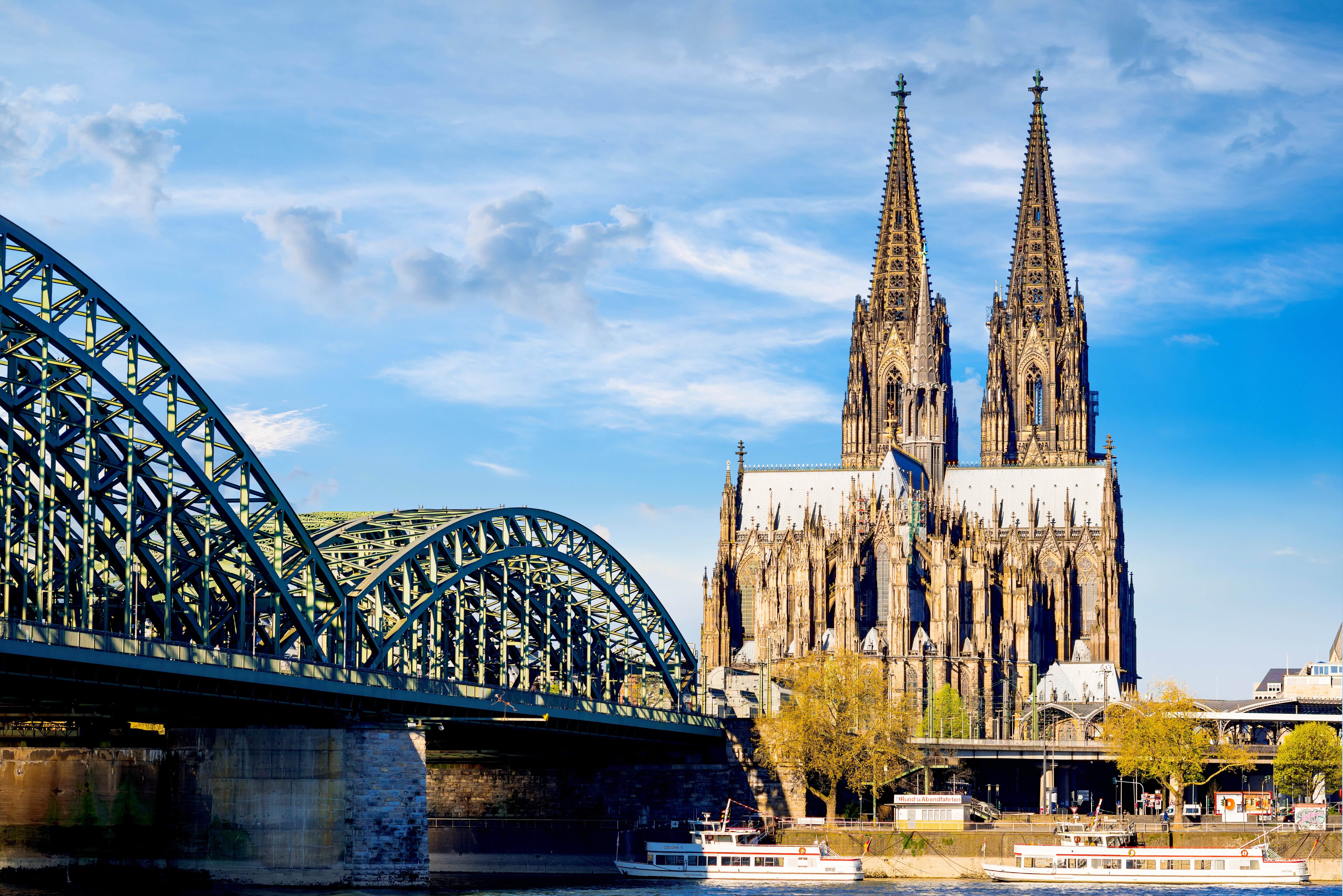 Ansicht der Stadt Köln mit der Sehenswürdigkeit Kölner Dom