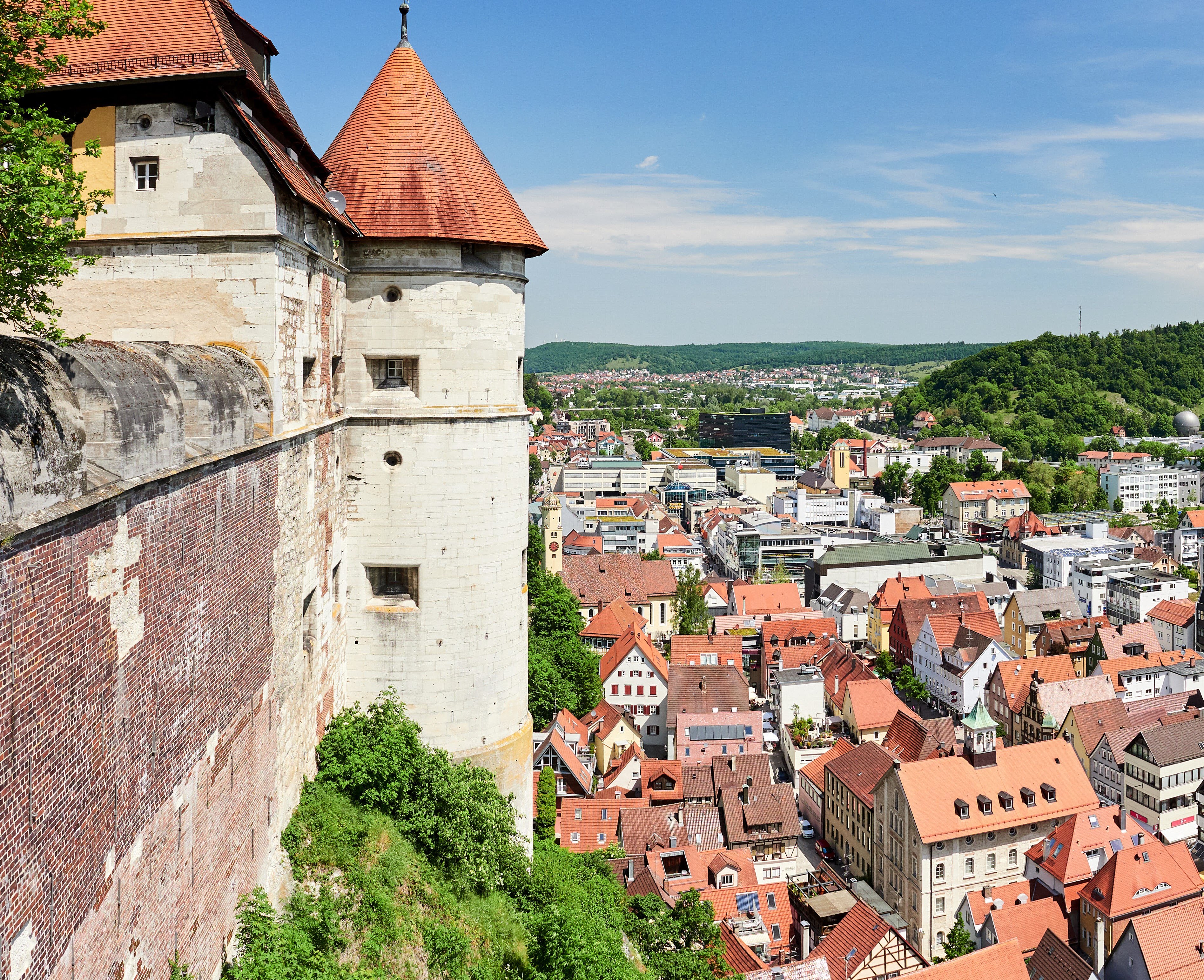 Ansicht der Stadt Heidenheim mit der Sehenswürdigkeit Burg Hellenstein 
