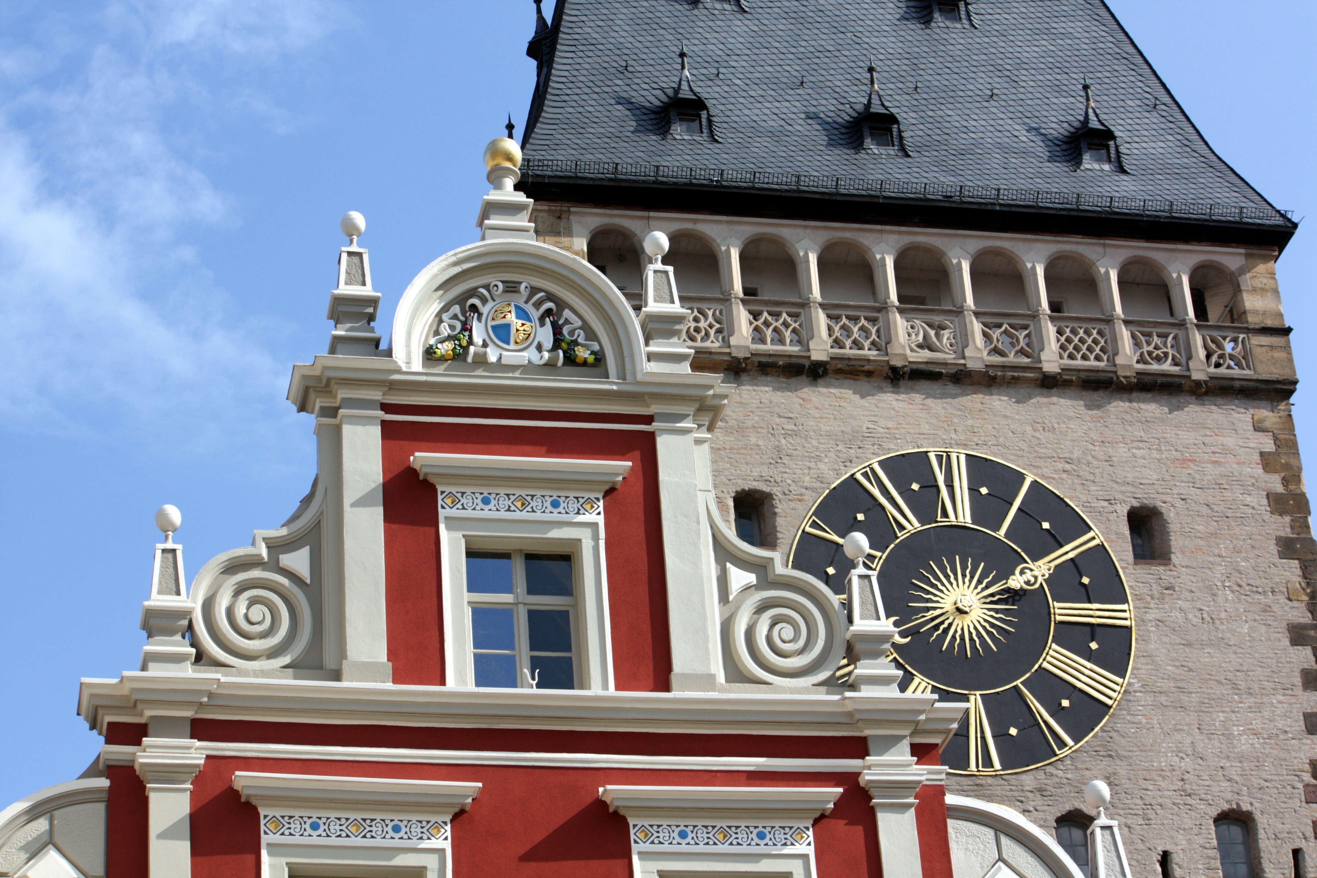 Speyer - Ansicht historische Gebäude mit Uhr