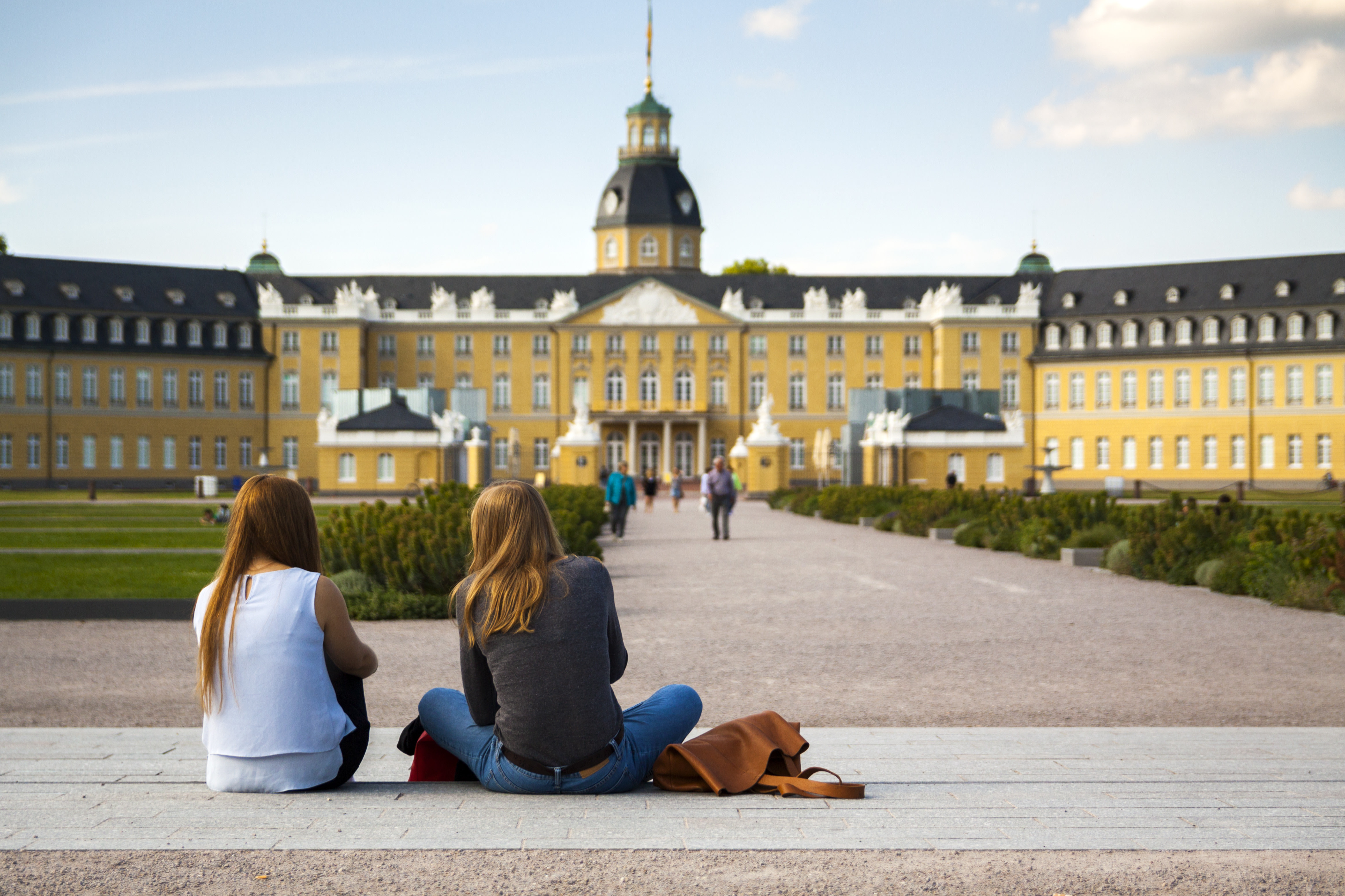 Ansicht der Stadt Karlsruhe mit der Sehenswürdigkeit Schloss Karlsruhe 