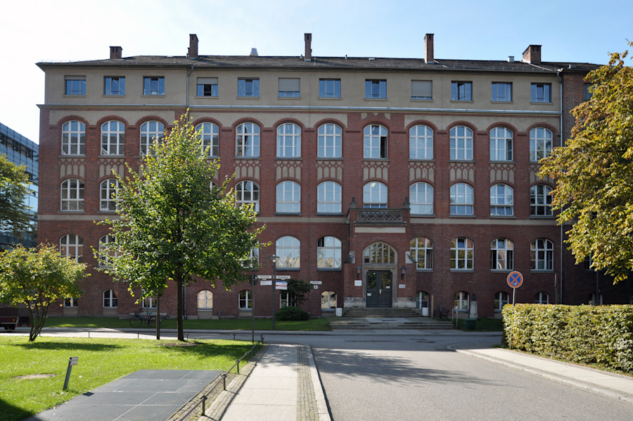 Bildau & Bussmann Example Image - Charite 80