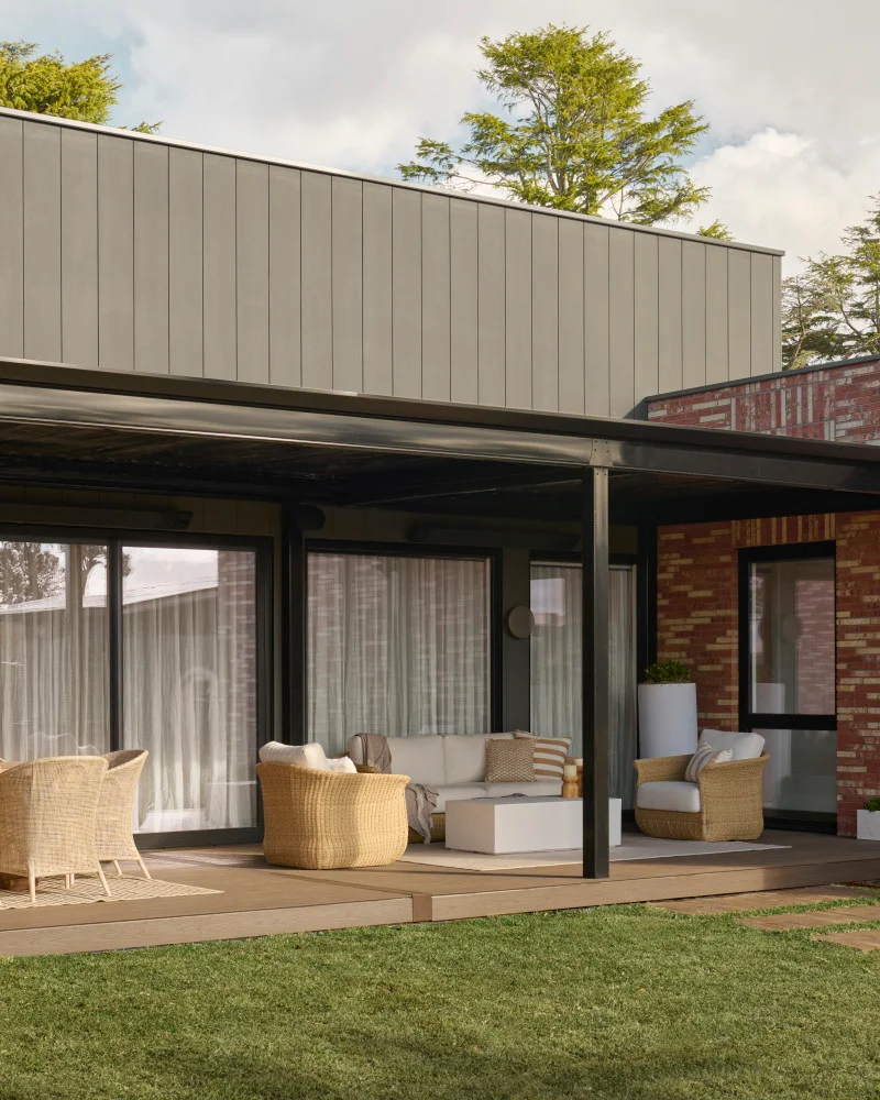 stria-cladding-fine-texture-exterior-TheBlock2025-House4-Daylesford-Julian-Brenchley-jameshardie8-JH Image Gallery Vertical