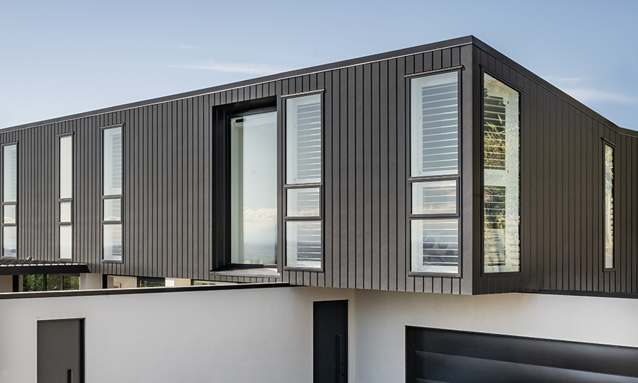 oblique-200-boxmodern-exterior-mountpleasant-NZ-fabricarchitecture-williamselvidgebuilder-jameshardie-4 (5)
