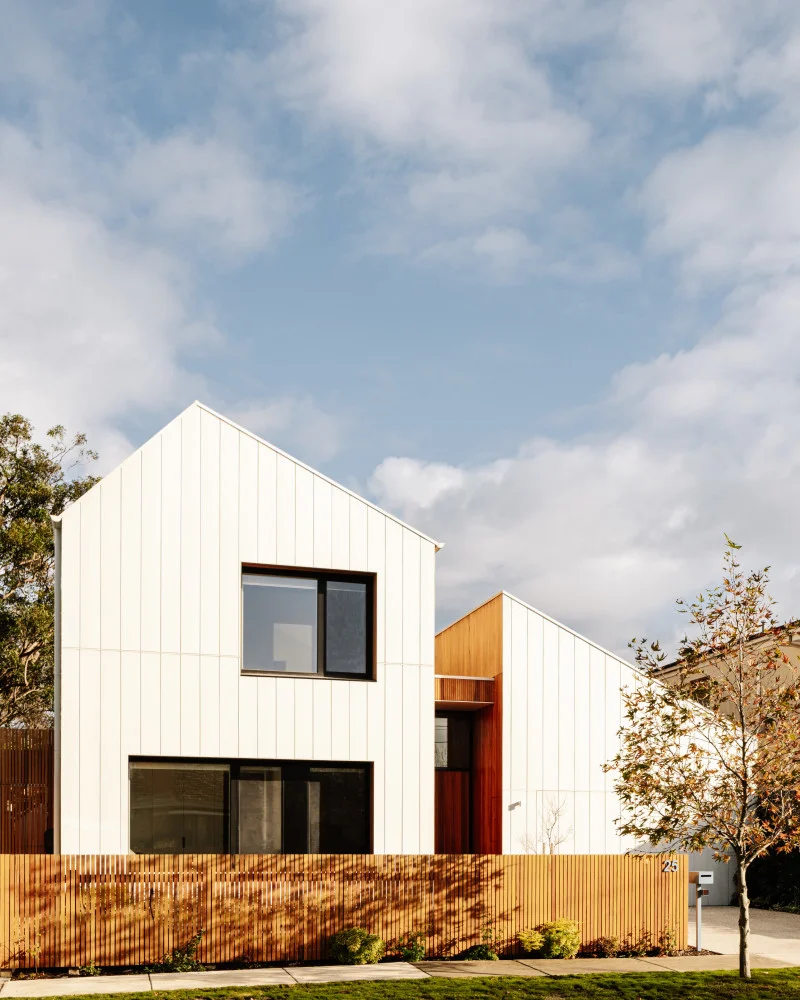stria-cladding-exterior-barn-alphington-altereco-gluxbuilders-marnielawrson-jameshardie-1-JH Image Gallery Vertical
