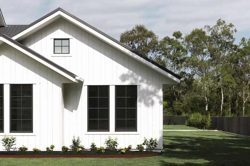 Bringing the homeowner’s vision to life: Hardie™ Oblique™ Cladding for a Modern Farmhouse