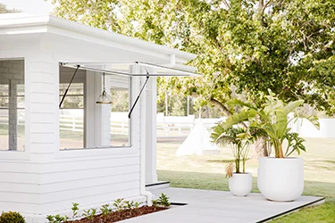 linea-weatherboard-moderncoastal-glenhaven-house8-threebirdsrenovations-jameshardie-3