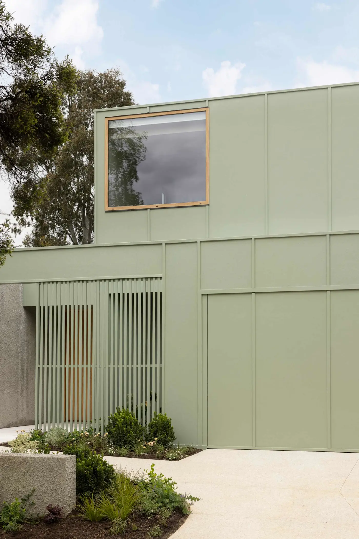 hardie-fine-texture-cladding-axent-trim-exterior-boxmodern-buildhercollective-jameshardie10
