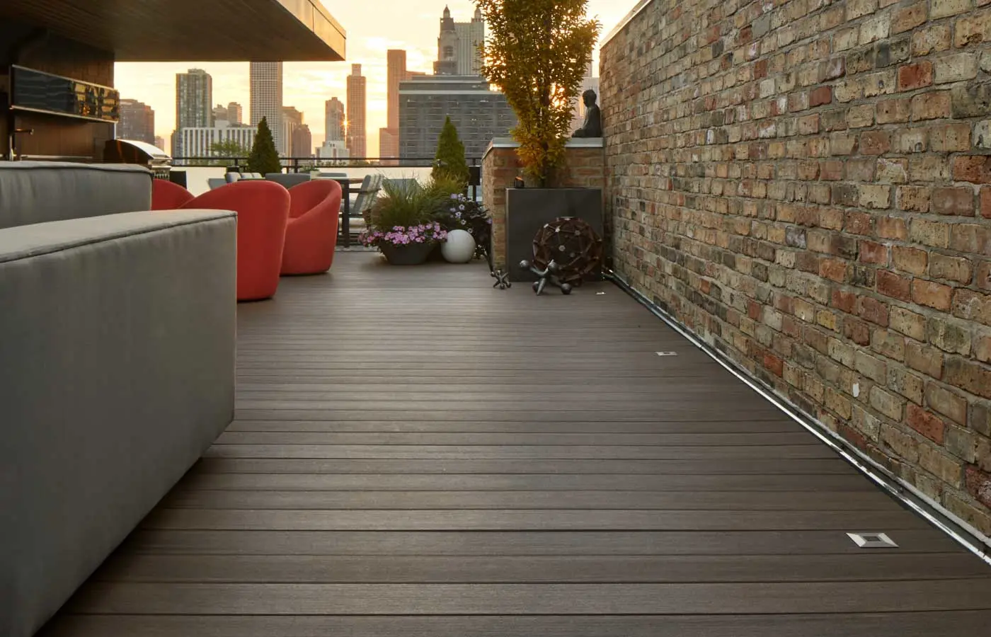 TimberTech - Colour: English Walnut