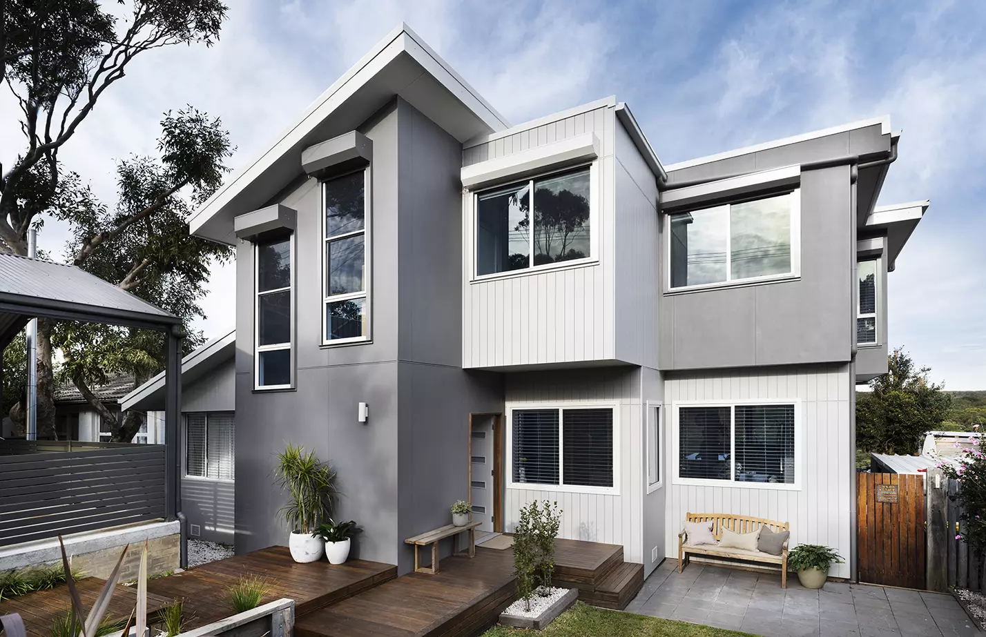 hardie-finetexture-cladding-axon-modern-exterior-bundeena-NSW-jameshardie-body