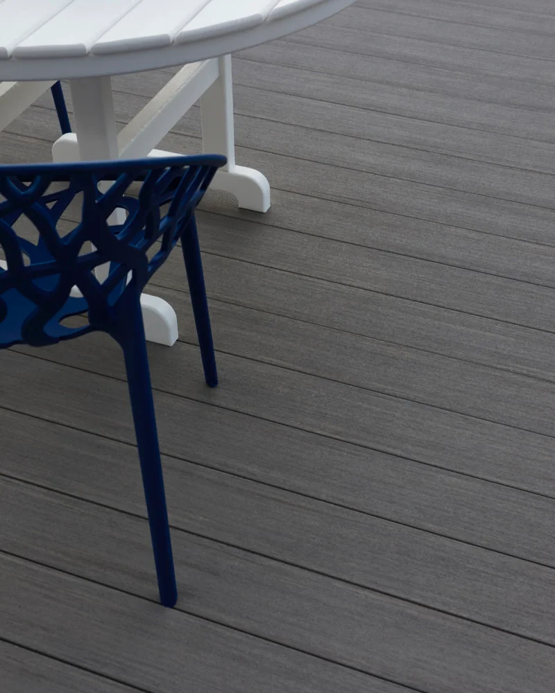 coastline-vintagecollection-northamericacasestudy-timbertech-jameshardie-11-JH Image Gallery Vertical (1)