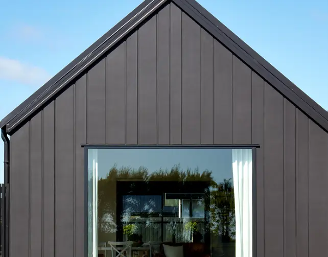 oblique-hero-scandi-exterior-kennedysbush-newzealand-jameshardie-1