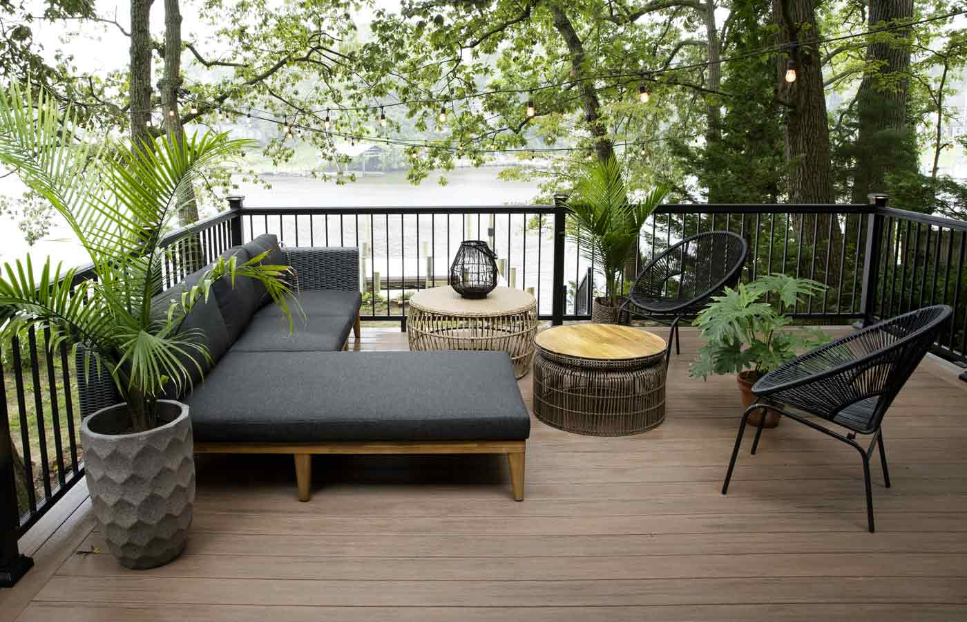 TimberTech - Colour: English Walnut