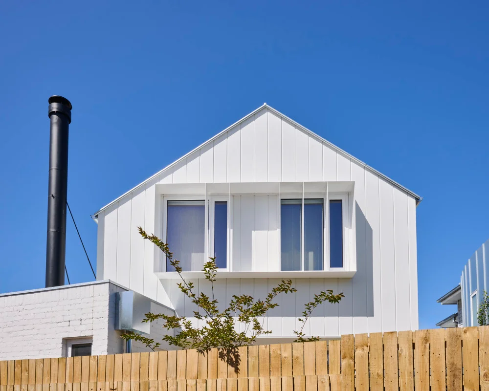 hardie-oblique-cladding-exterior-modernheritage-williamstown-ultrabuilders-katevernonarchitects-nikoleramsayphotography-jameshardie-7-Image Gallery JH Website
