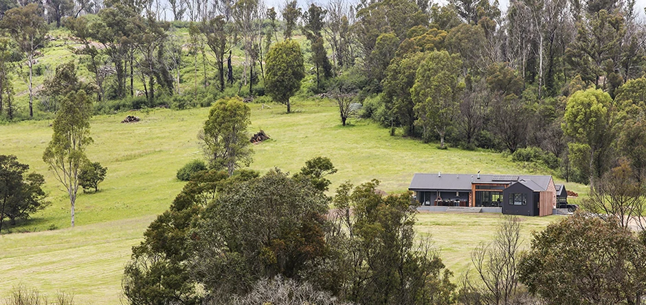 hardie-finetexturecladding-exterior-modern-acreageliving-cobargo-jameshardie 