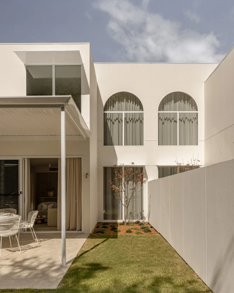 hardiebrushedconcrete-modernclassical-exterior-newcastle-ortonhaus-jameshardie 9-JH Image Gallery Vertical