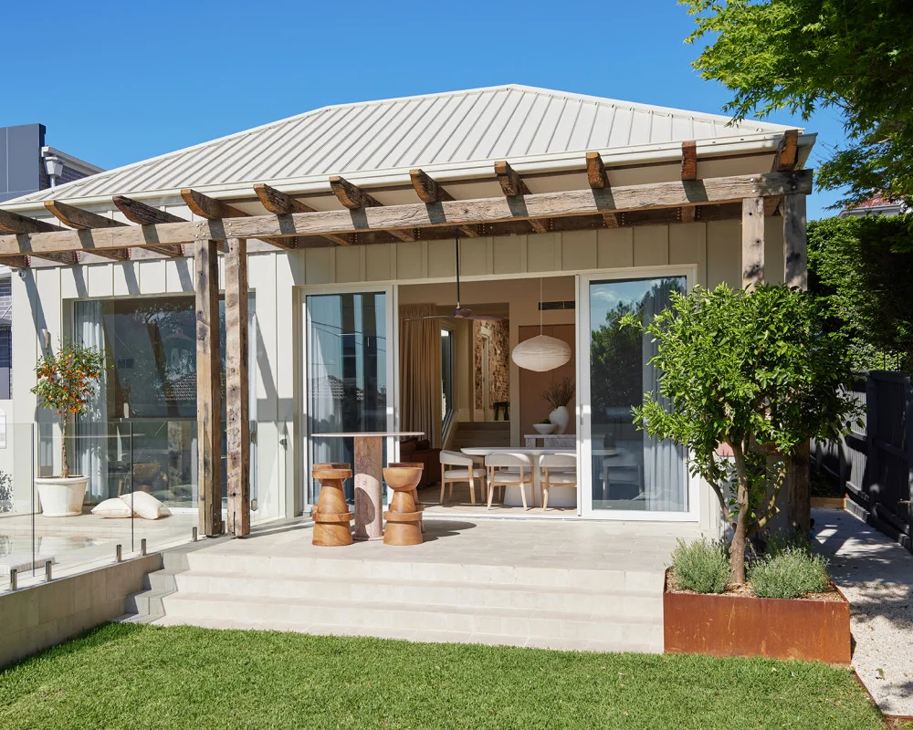 hardie-fine-texture-cladding-axent-trim-external-threebirds-house17-james-hardie-27-Image Gallery JH Website