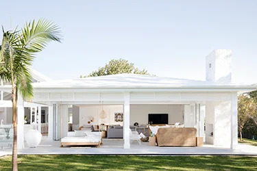 linea-weatherboard-moderncoastal-alfresco-house8-threebirdsrenovations-jameshardie-5