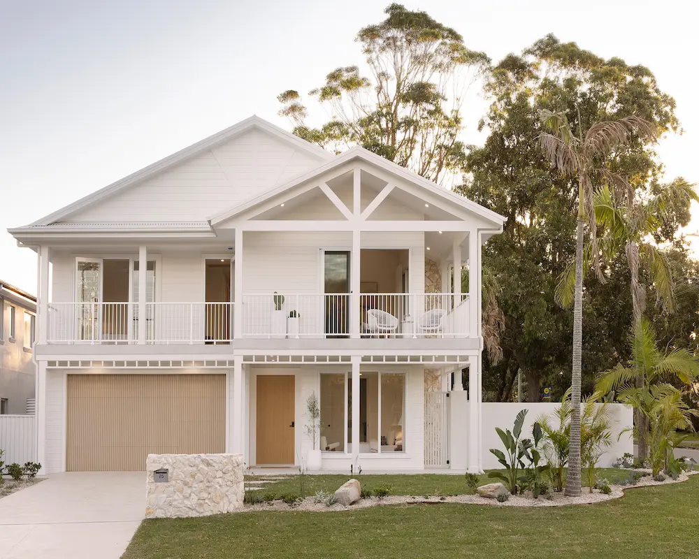 hardie-oblique-cladding-exterior-moderncoastal-oakandorange-betterbuilthomes-jameshardie-10