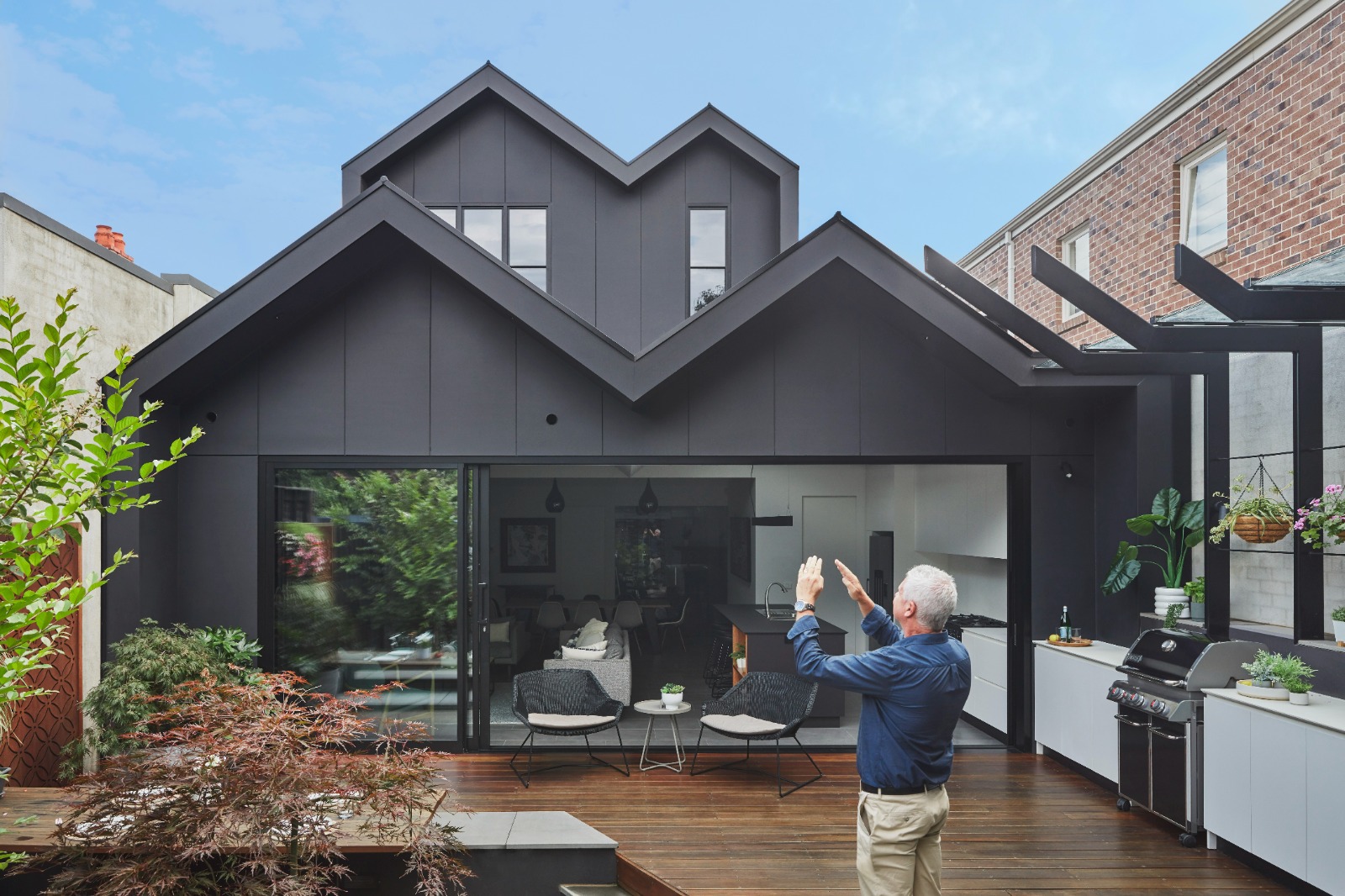 matrix-scandi-barn-modern-exterior-kew-jameshardie