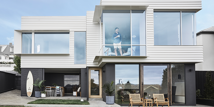 linea-modern coastal-exterior-Sandy Bay-jameshardie- 19