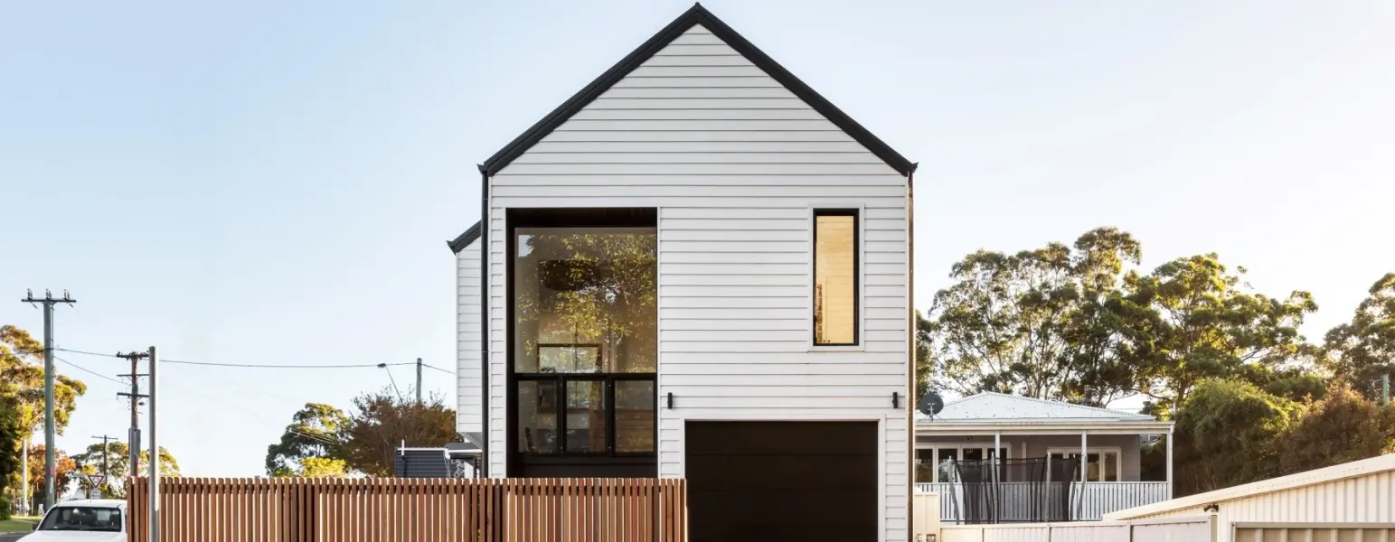 linea-weatherboard-exterior-barn-alexurenadesignstudio-jameshardie