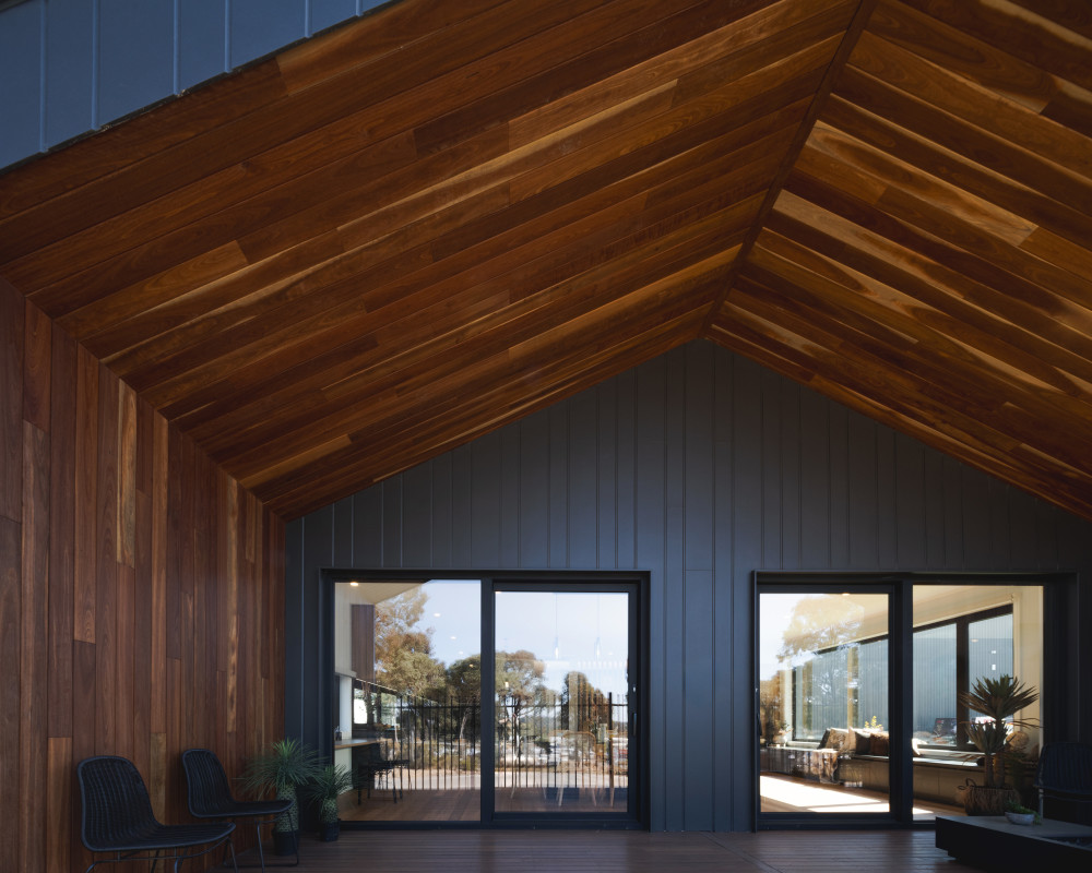 oblique-cladding-exterior-barn-swanbuild-jameshardie-47