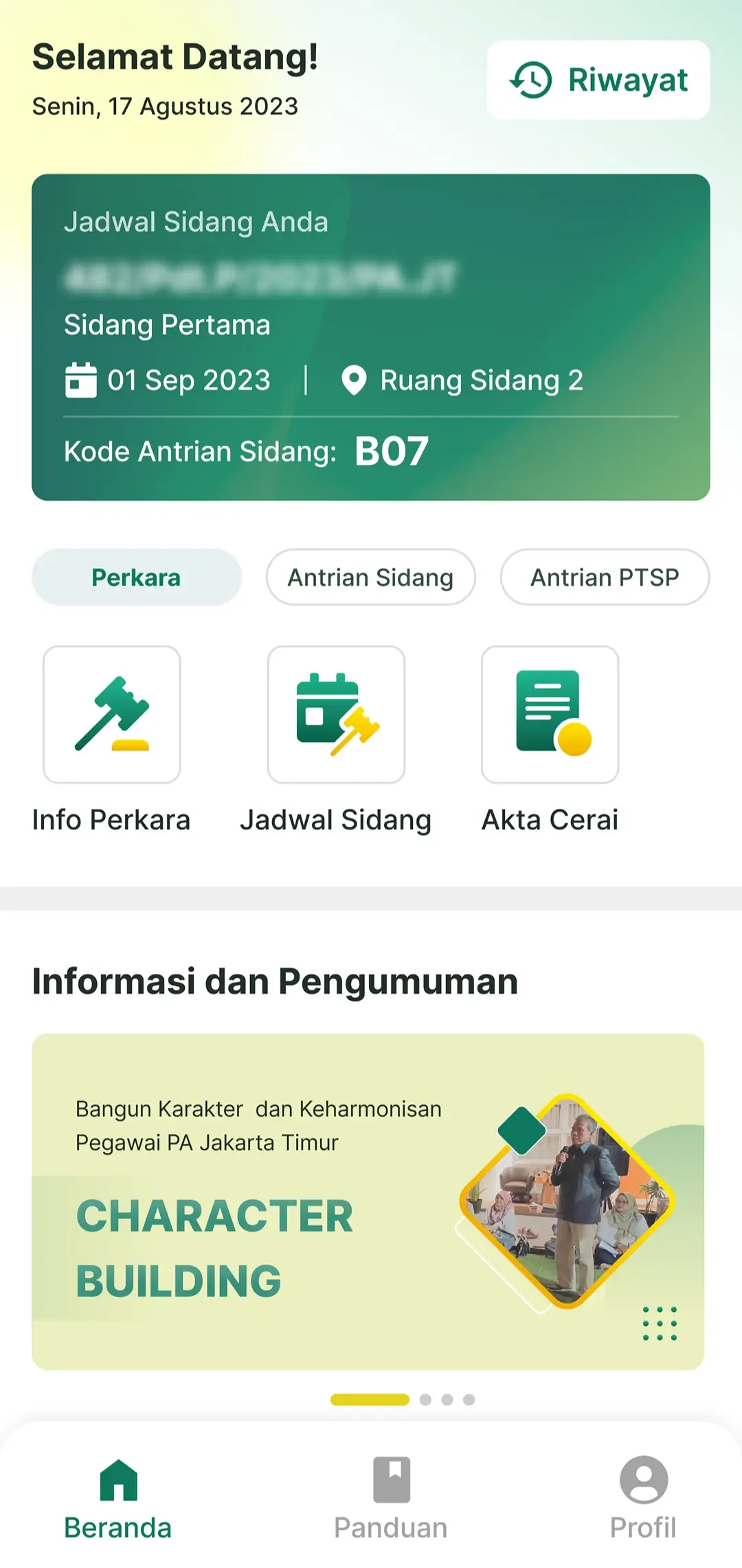 Home screen with the user's hearing schedule, queue code, quick menus, and court announcements.