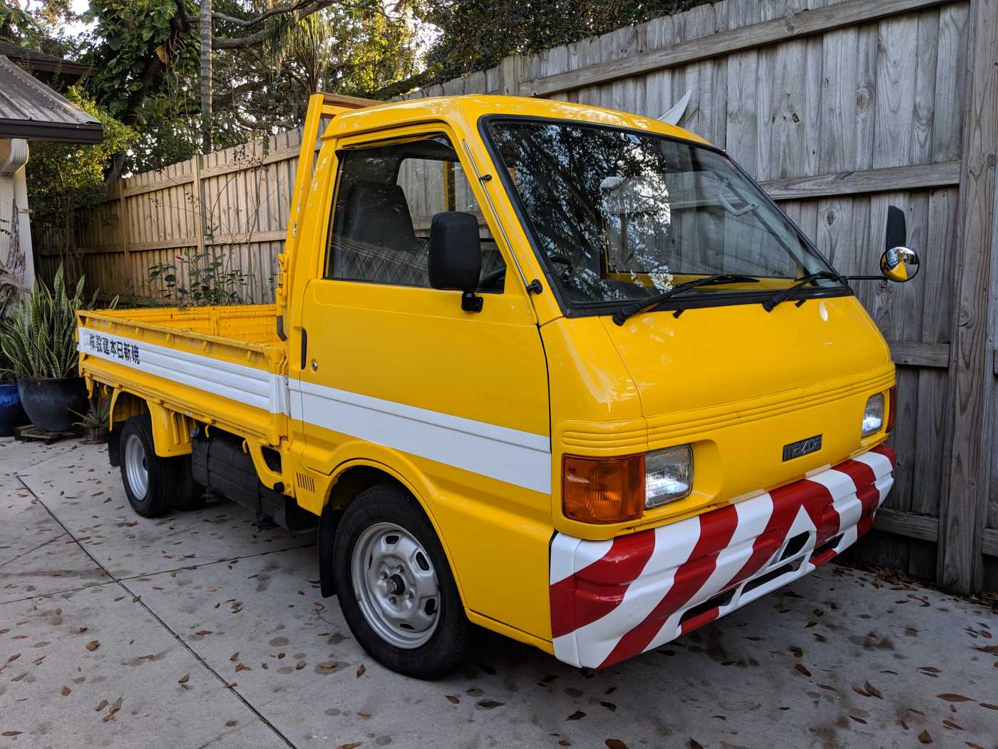 1991 Mazda Bongo Truck - Limerence Motor Co.