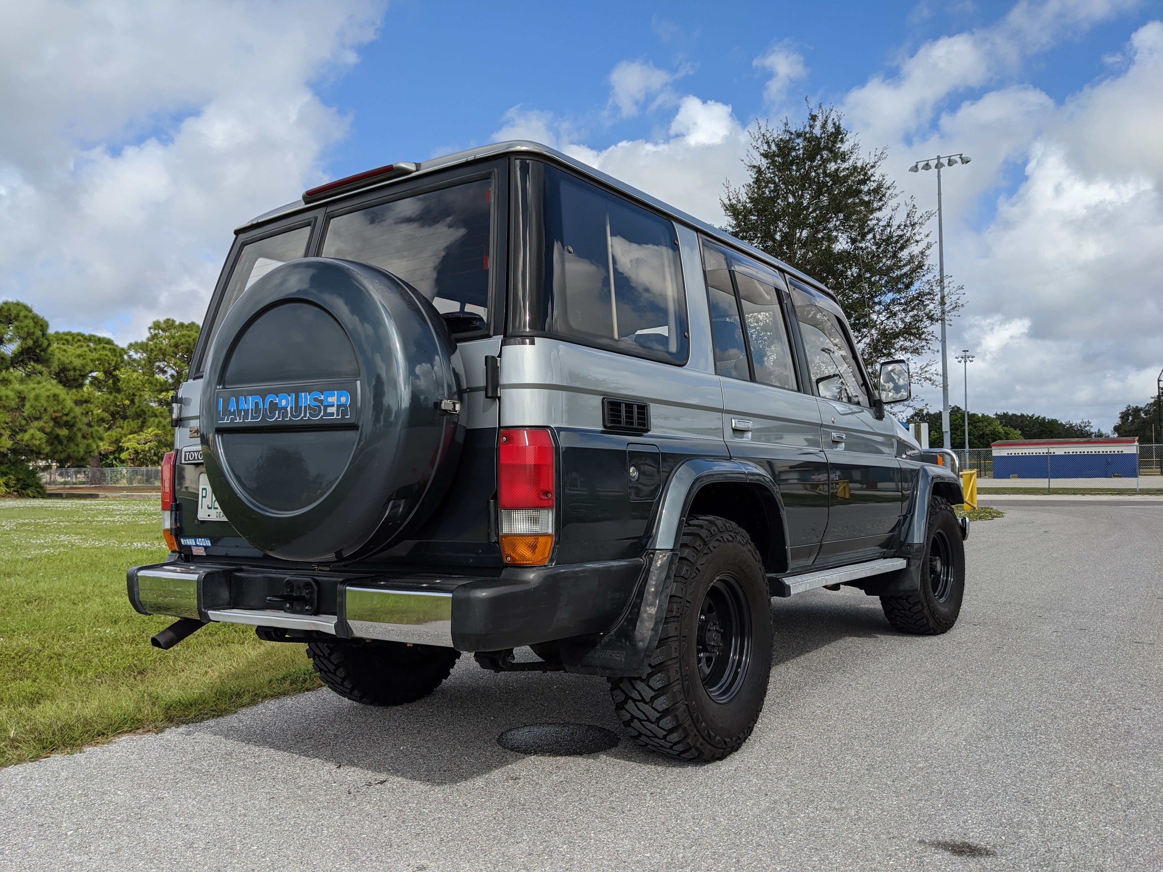1992 Toyota Land Cruiser HZJ77 ZX Wide Body - Concourse Underground