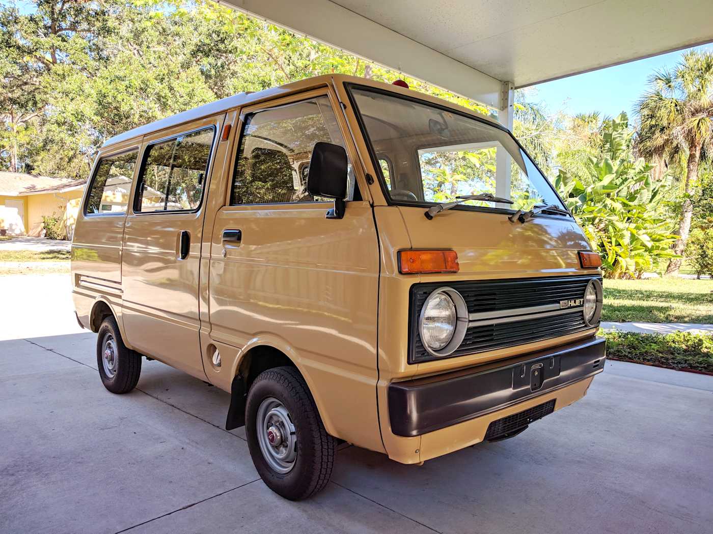 Салон daihatsu hijet