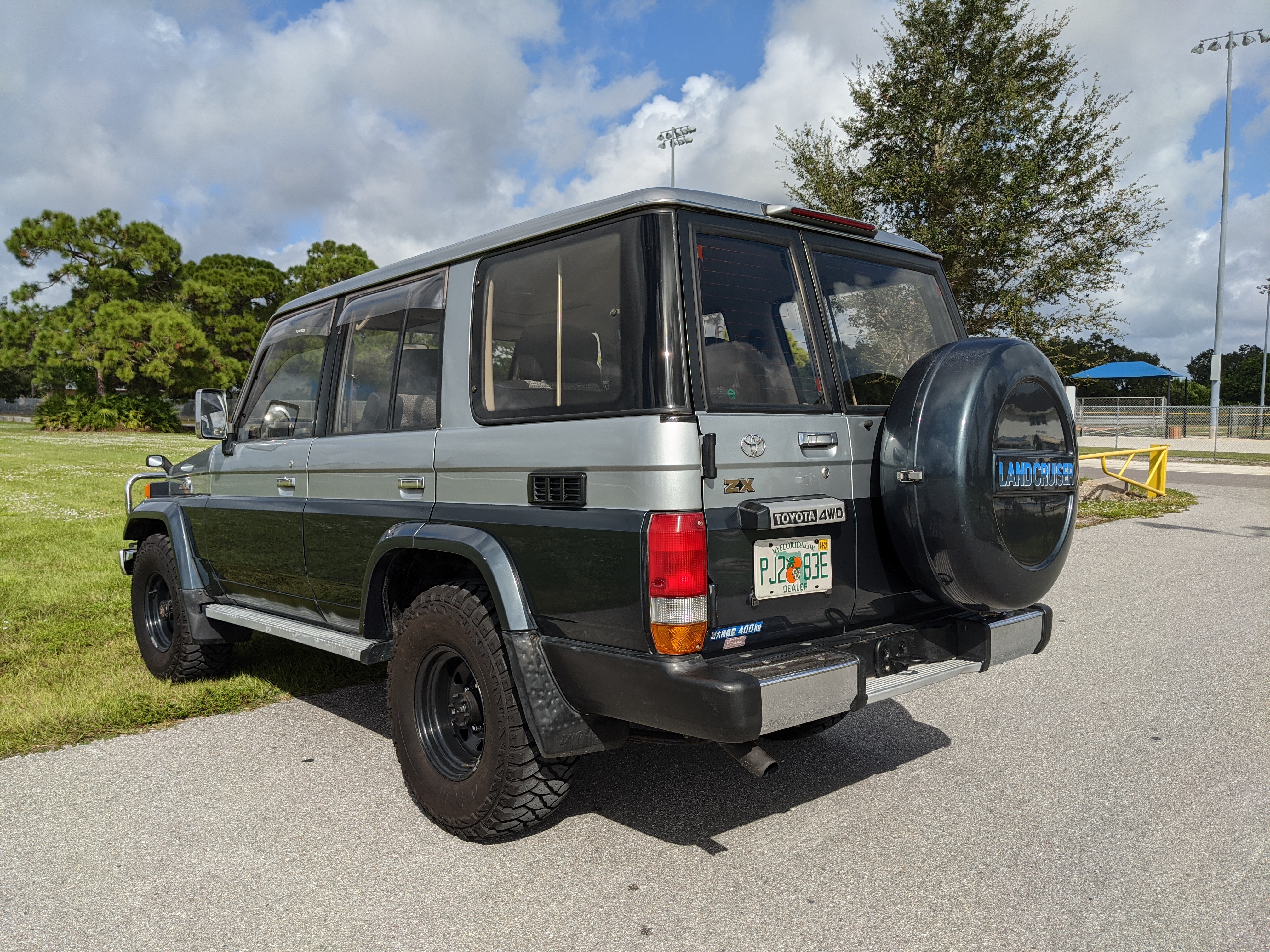 1992 Toyota Land Cruiser HZJ77 ZX Wide Body - Limerence Motor Co.