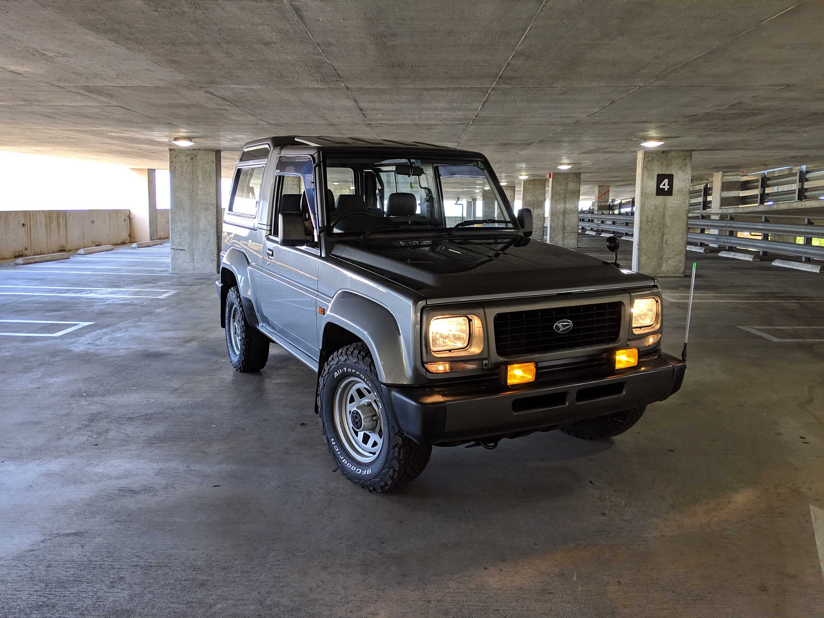 Стекло daihatsu rugger