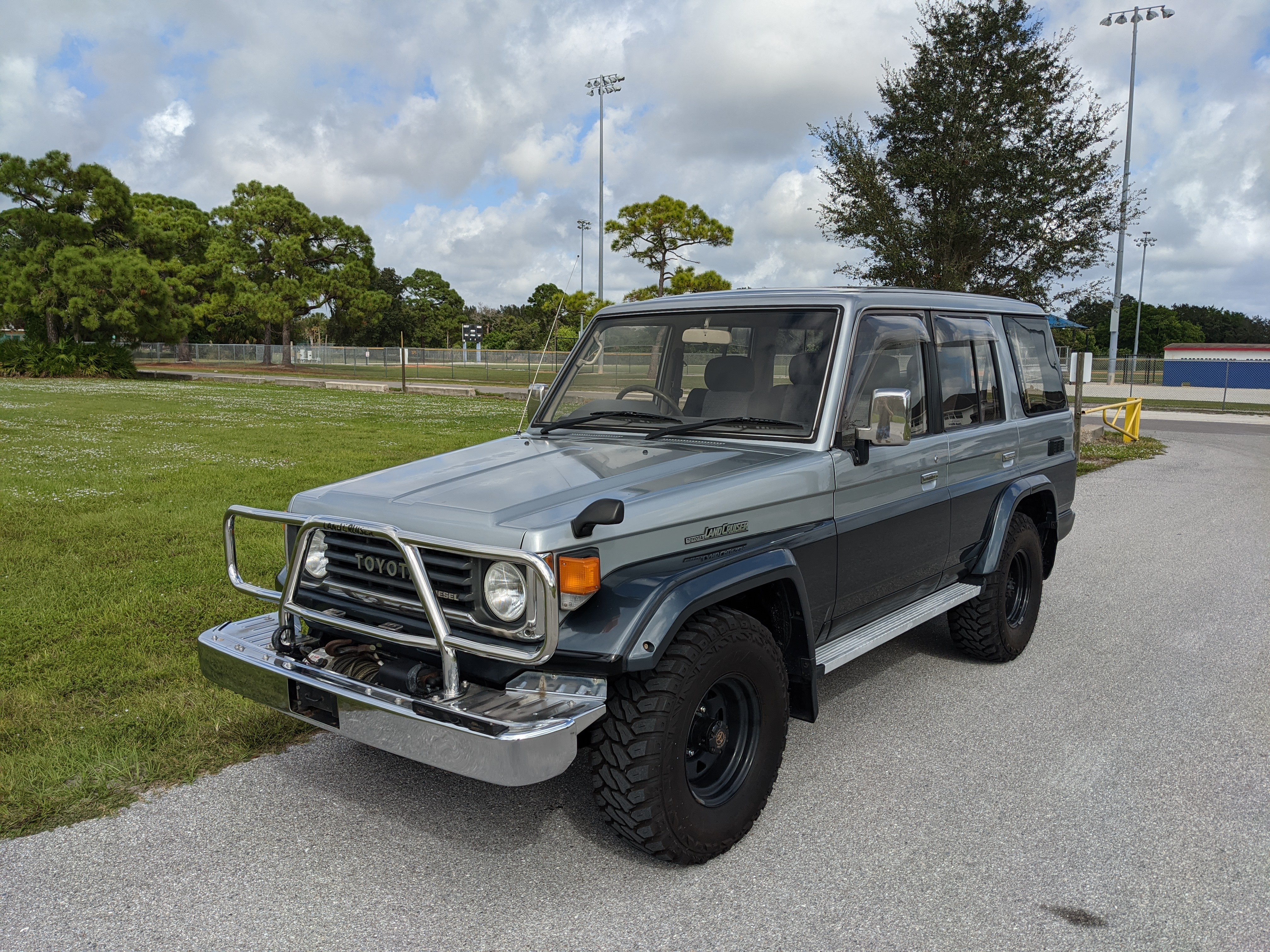 1992 Toyota Land Cruiser HZJ77 ZX Wide Body