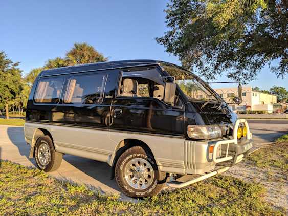 1994 Mitsubishi Delica Super Exceed P35W