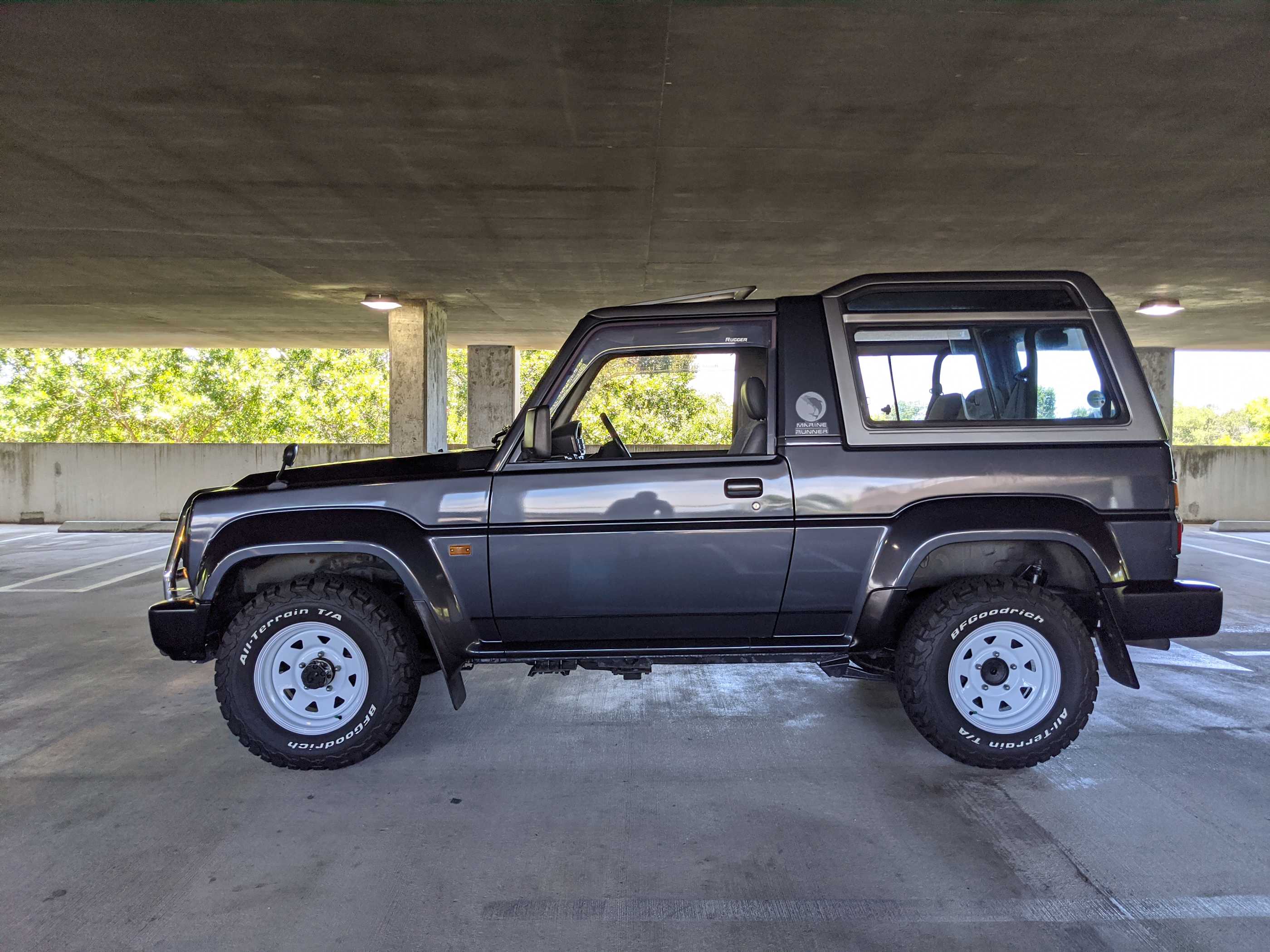 Стекло daihatsu rugger