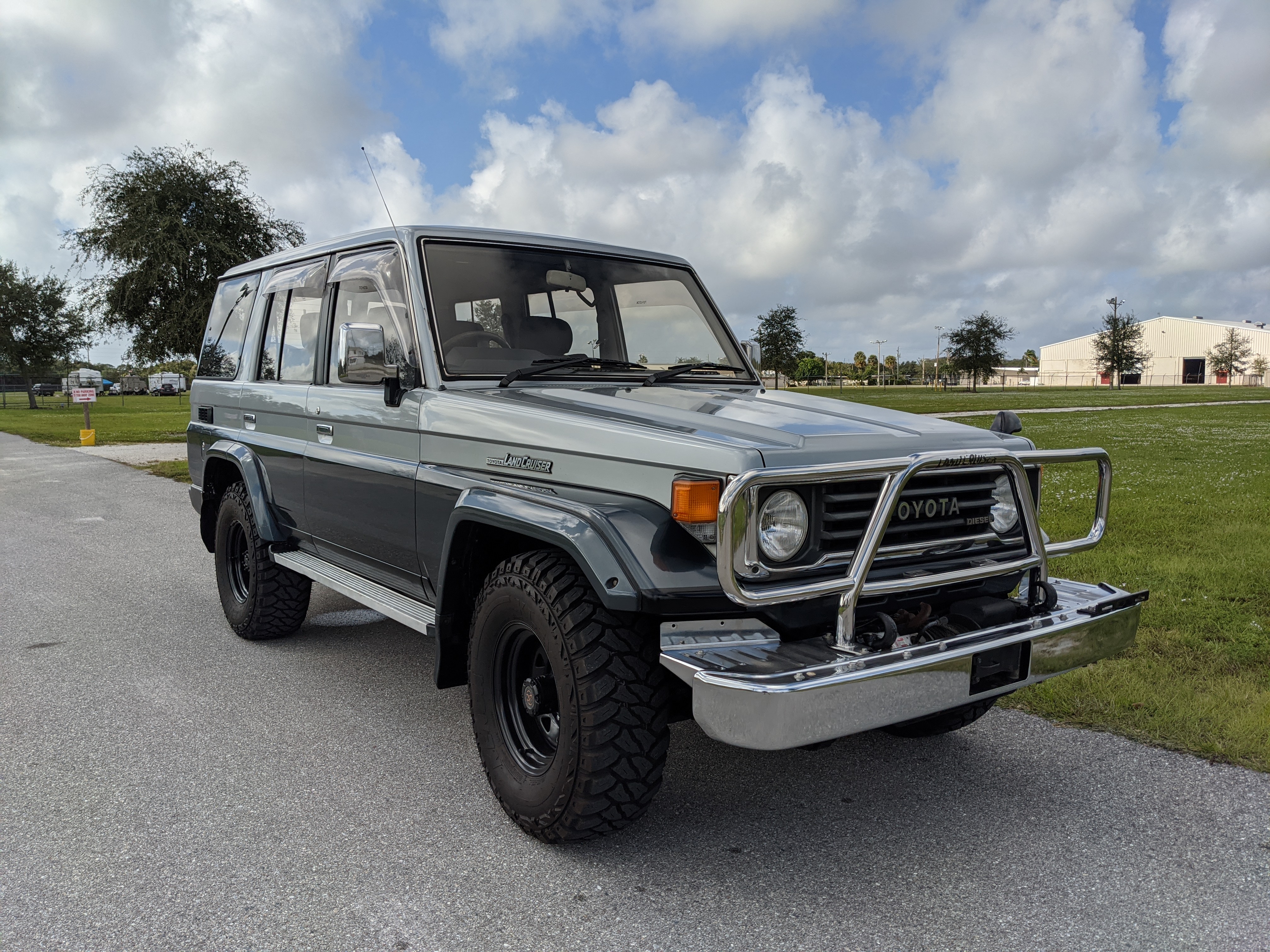 1992 Toyota Land Cruiser HZJ77 ZX Wide Body - Limerence Motor Co.